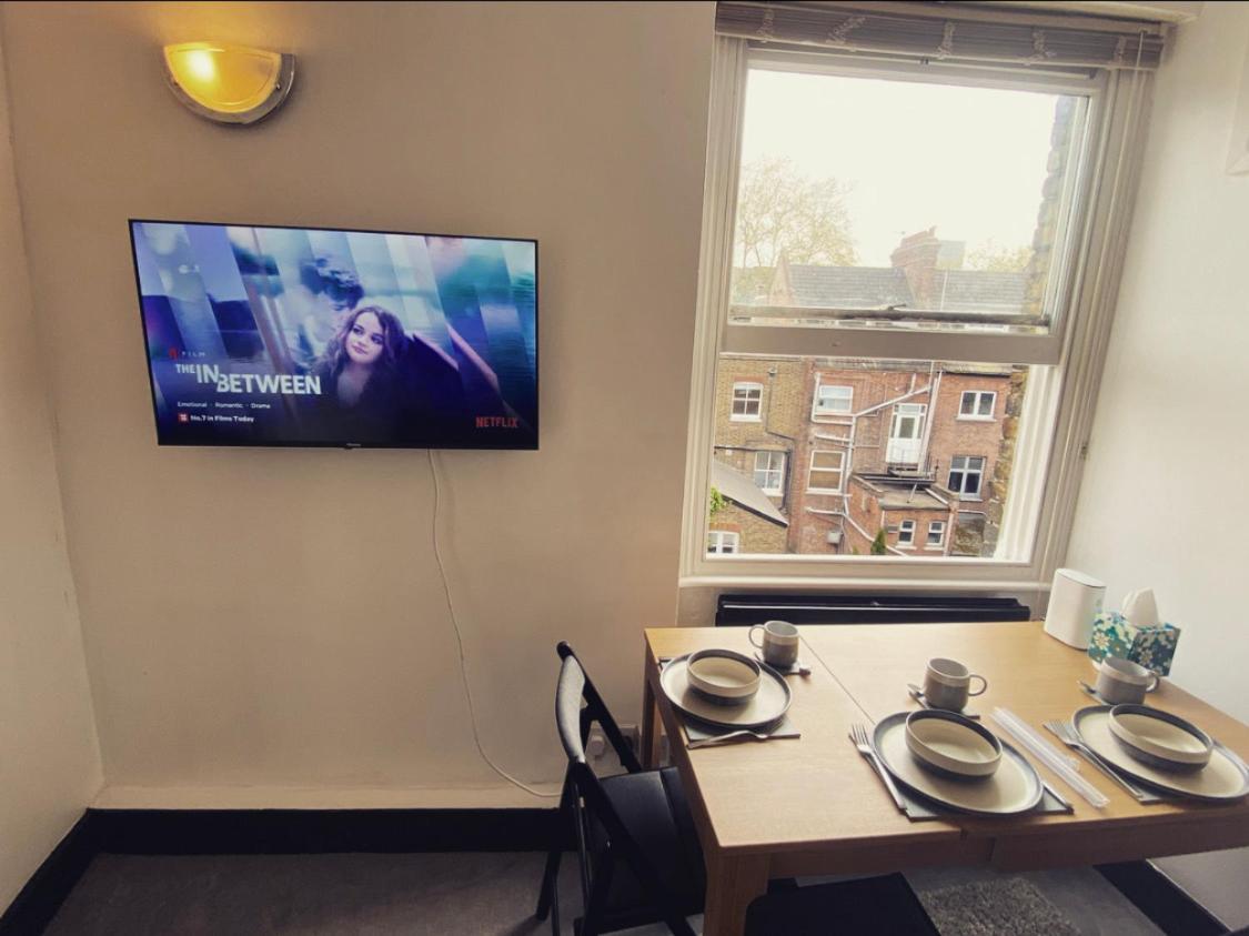 Complete 1 Bedroom Apartment With Wi-Fi, Kitchen, Tv In Heart Of Chiswick, 伦敦 外观 照片